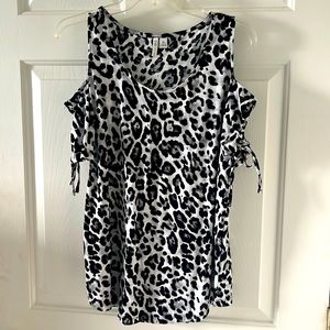 Black, white and gray cheetah print cold shoulder top by Cato size Medium